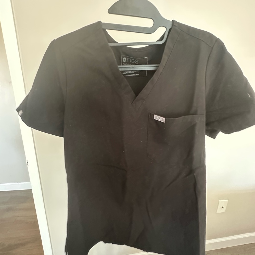 Figs scrub top
